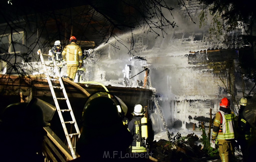 Grossfeuer Einfamilienhaus Siegburg Muehlengrabenstr P0435.JPG - Miklos Laubert